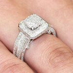 Captivating Yaffie Diamond Engagement Ring Set in White Gold with 1 1/5ct TDW