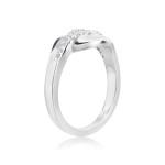 Dazzling Yaffie Diamond Ring in White Gold with 1/7ct TDW.