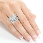 Shimmering Yaffie 2 4/5ct TDW Diamond Halo Wedding Ring Set in White Gold
