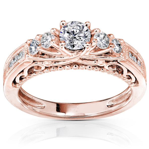 Gleaming Yaffie Diamond Ring with a stunning 3/4ct TDW Round Brilliancy in Rose Gold.