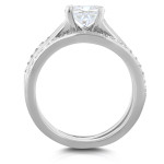Stylish Yaffie White Gold Bridal Set with Cushion Diamond Solitaire and Double Diamonds (1 1/3ct TDW)