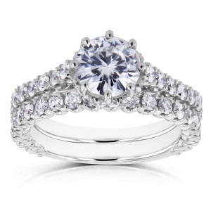 Elegant Yaffie Moissanite Bridal Ring with Glittering Diamonds and a Standing Halo Setting in White Gold (2.1ct TCW)