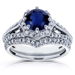 Star-studded: Yaffie Blue Sapphire & Diamond Bridal Set in White Gold.