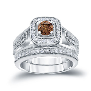 Vintage-inspired Yaffie bridal ring set featuring a 3/4ct TDW round brown diamond.