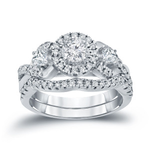 Braid-Edged Halo Ring Set with 0.75ct of Brilliant Diamonds by Yaffie.