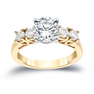 Shine into the spotlight with Yaffie Gold 5-stone Diamond Ring - 1 1/2ct TDW