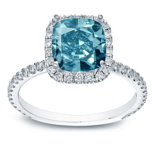 Engage with Elegance: Yaffie Gold Blue Cushion-cut Diamond Halo Ring (1 1/2ct TDW)