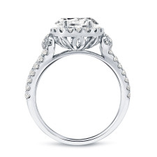 Yaffie’s Certified Round Cut Diamond Engagement Ring – A Touch of Class
