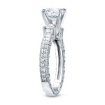 Shimmering Yaffie White Gold, 3/4ct TDW Round Diamond Wedding Ring