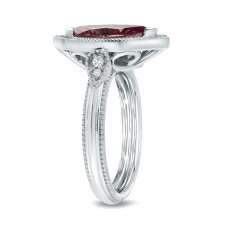 Bright Pink Diamond Ring & Audi Jewellery Craftsmanship
