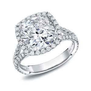 Dazzling White Gold Diamond Halo Ring with Sparkling Cushion-Cut Stone (4 1/3ct TDW) for Engagements