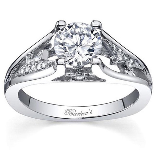 Sparkling Yaffie Diamond Engagement Ring in Luxurious White Gold