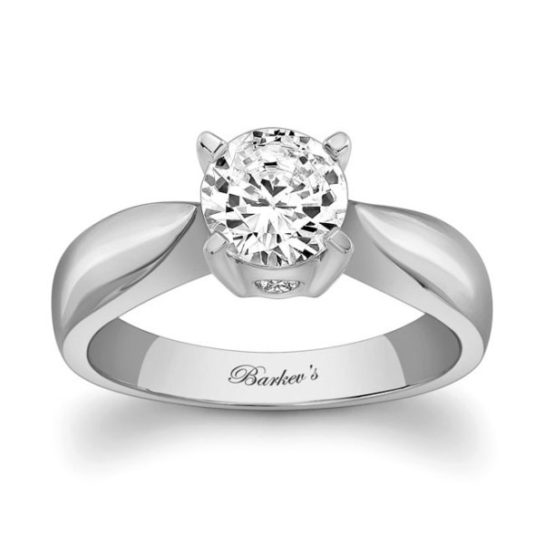 Yaffie White Gold Solitaire Diamond Engagement Ring: A Round-cut Beauty