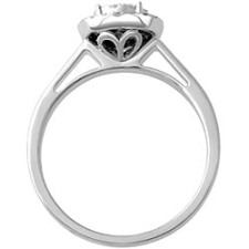 Yaffie Dazzling Oval Cluster Diamond Ring: Pure Craft & Charm