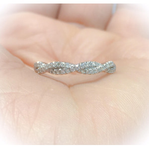 Twisted Diamond Band with Endless Sparkle - Intertwined with Love