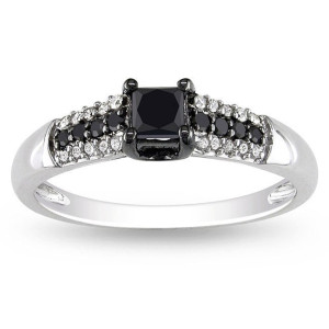 Customised Yaffie™ Ring featuring 1/2ct TDW Princess-cut Black and White Diamonds in Gold