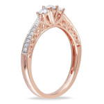 Dazzling Yaffie Gold 3-stone Ring with 1/4ct TDW Diamonds