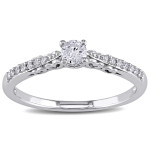 Sparkling White Gold Heart Ring with 1/4ct TDW Round Diamonds
