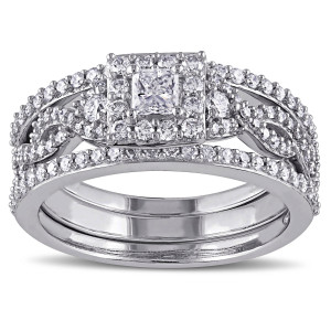 Rule Your Wedding Day with Yaffie Signature White Gold Princess Diamond Set