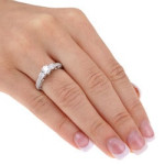 Yaffie Signature White Gold Diamond Engagement Ring: 1ct TDW
