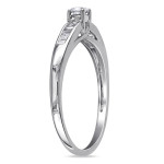 Yaffie Round-cut Diamond Promise Ring in Sterling Silver with 1/4ct TDW