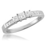 Engage with Elegance: Yaffie Gold 3-Stone Princess-cut Diamond Ring (1/2ct TDW)