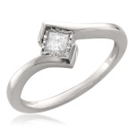 Sparkling Yaffie Princess Solitaire Ring in White Gold with 1/5ct TDW