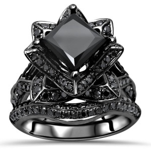 Yaffie Custom-made Black Lotus Flower Engagement Set with 3 1/10ct TDW Princess-cut Black Diamonds - A Touch of Elegance in Black Gold
