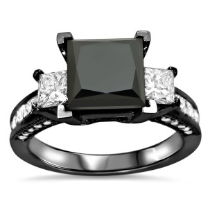 Yaffie ™ Custom-made 3-stone Engagement Ring with 3 1/2ct TDW Black and White Diamonds - The Black Gold Beauty.