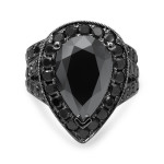 Yaffie Custom 6ct TDW Black Pear-Cut Diamond Bridal Set in Black Gold