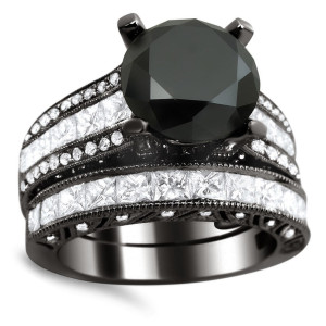 Yaffie Bespoke Black Gold Bridal Set, Featuring 5.6ct of Exquisite Black and White Diamonds.