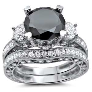 Yaffie ™ Custom White Gold Bridal Ring Set Featuring 4.75ct of Striking Black and White Round Diamonds.
