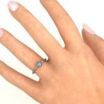 Yaffie ™ Custom-Made Personalised Prong Heart Ring with Encirclement