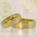 Yaffie™ Custom-Made His and Hers Wedding Ring Set - Personalised with Hammered Design