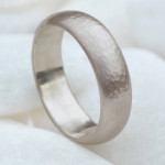 Yaffie ™ Custom-Made 6mm Hammered Men Personalised Ring