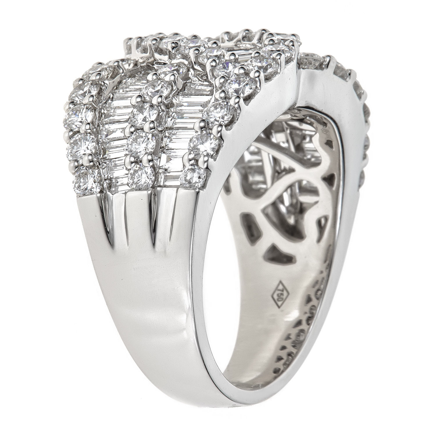 Sparkling Yaffie White Gold Ring with 3ct TDW Diamond Baguette and Round Gems
