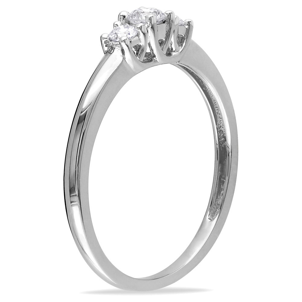 Dazzling Yaffie 1/4ct TDW White Gold Diamond Band