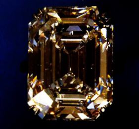 Figure 9 - Emerald-cut diamond ring (20.14 cts).